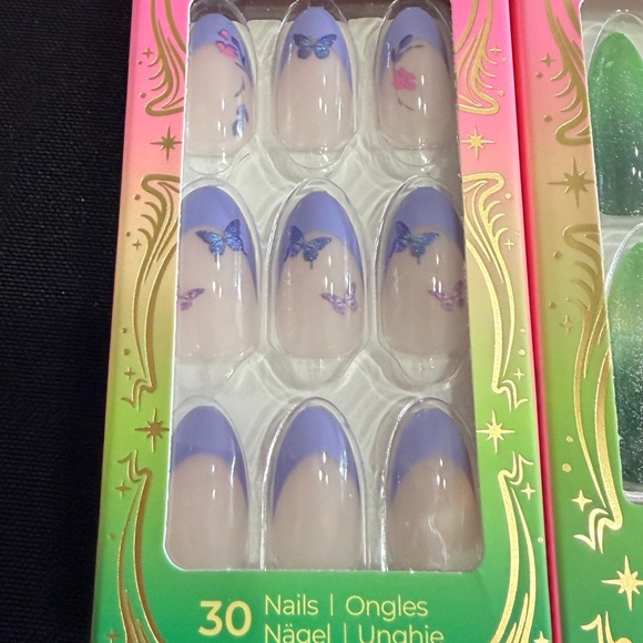 🌻 KISS x Wicked Nail Sets - Picture 3 of 5